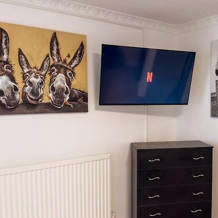Immaculate 5 Bedroom House Rockingham Bagian luar foto