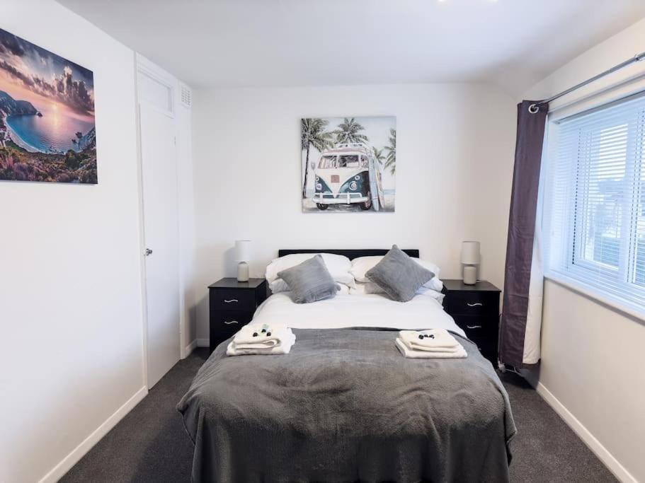Immaculate 5 Bedroom House Rockingham Bagian luar foto