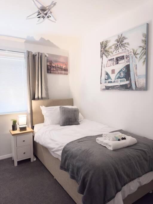 Immaculate 5 Bedroom House Rockingham Bagian luar foto