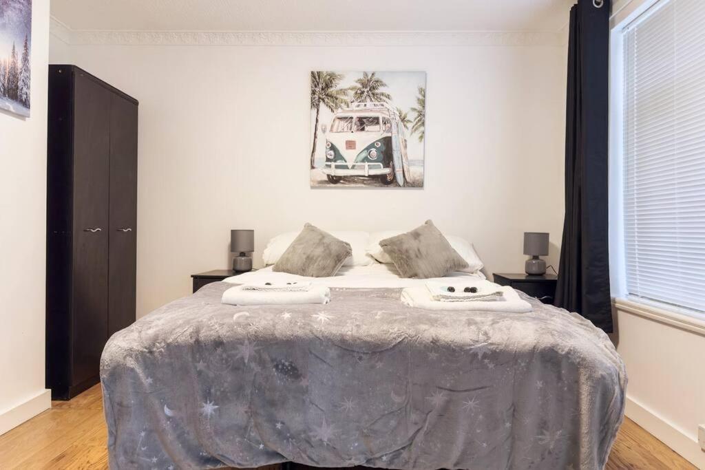 Immaculate 5 Bedroom House Rockingham Bagian luar foto